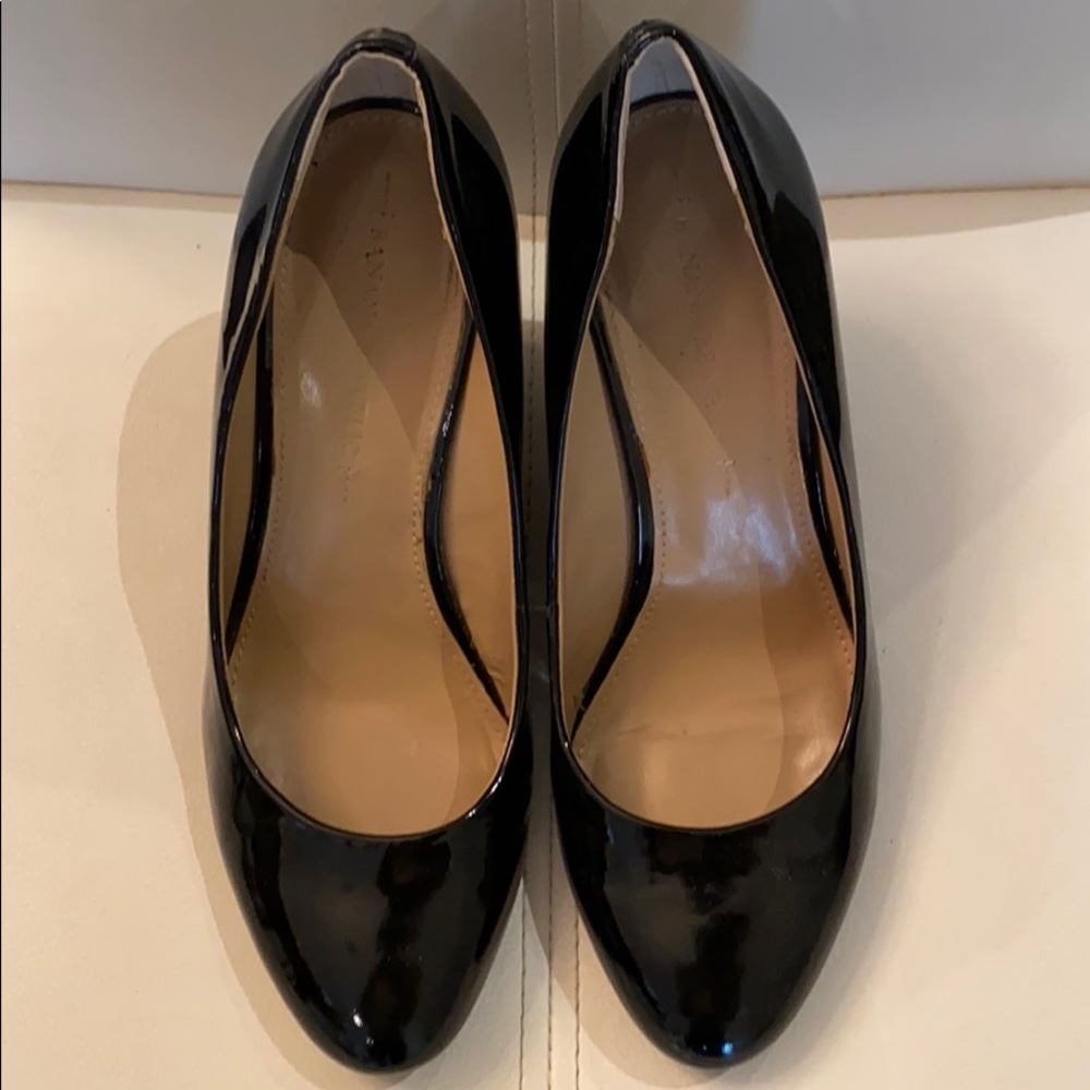 Black patent wedges